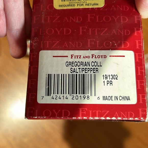 Fits and Floyd Salt and Pepper - Picture 5 of 5